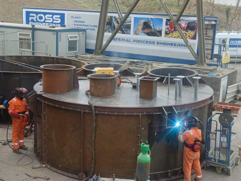 Cemcor – Welding on a cone top